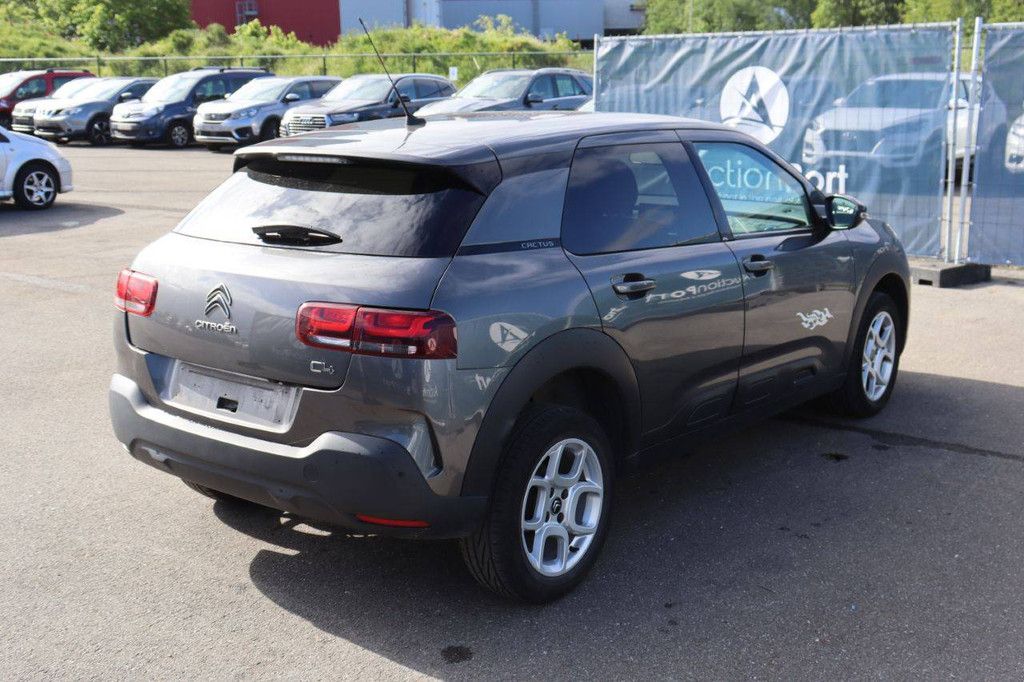Passenger car Citroën C4 Cactus Diesel 102hp 2019