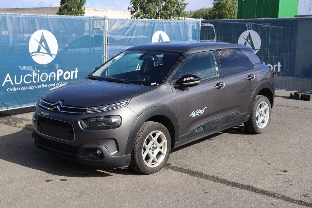 Passenger car Citroën C4 Cactus Diesel 102hp 2019