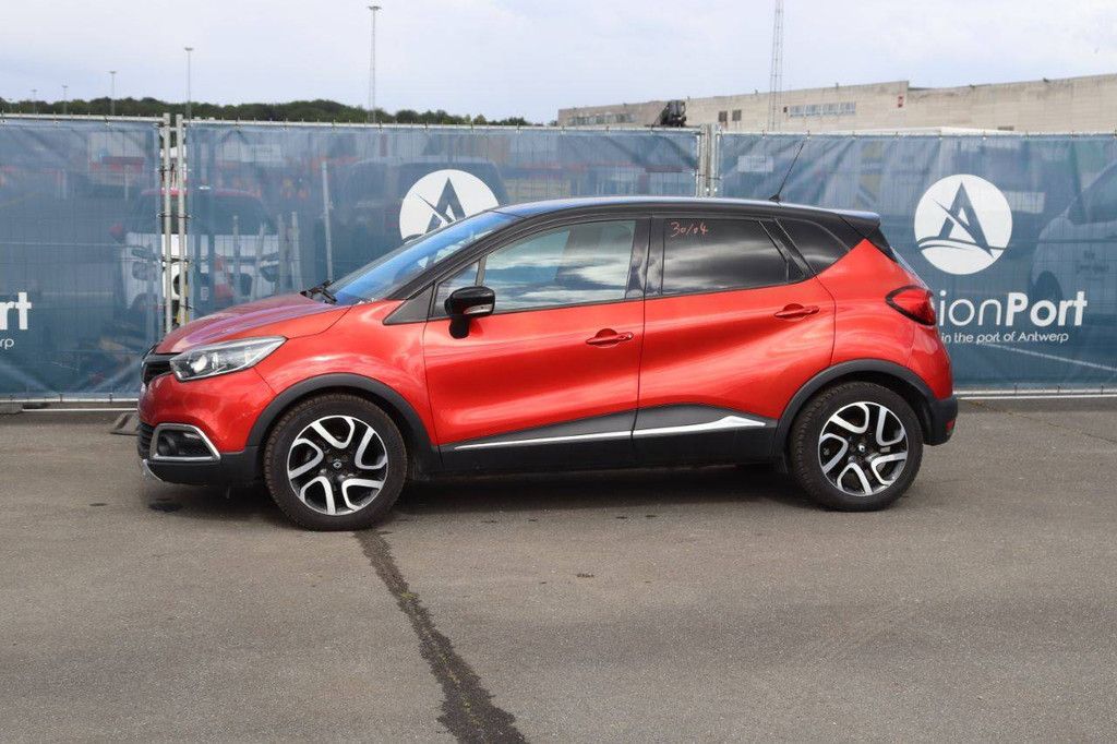 Renault Captur Benziner 90 PS Pkw 2015 (Marge)