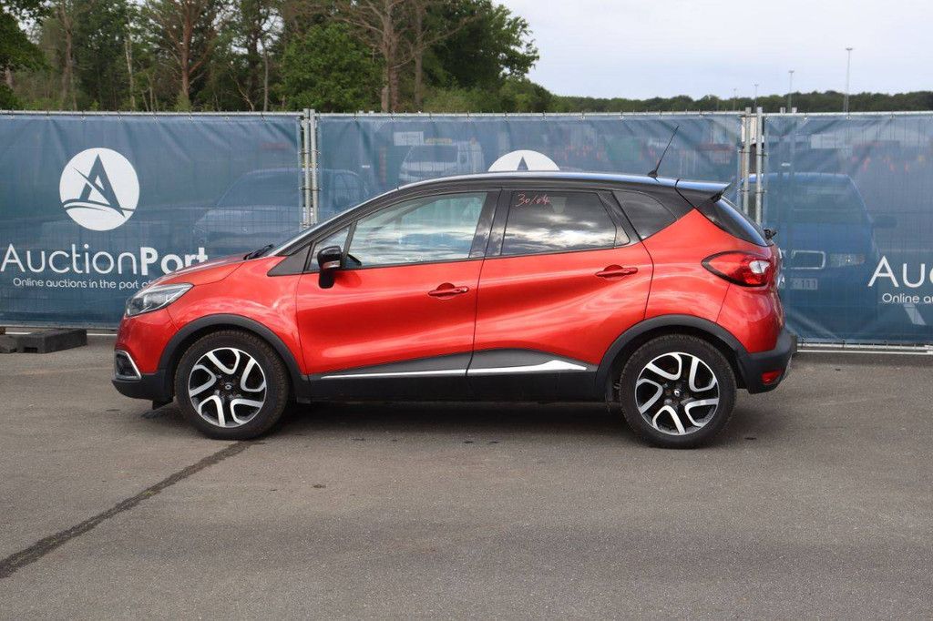 Renault Captur Benziner 90 PS Pkw 2015 (Marge)