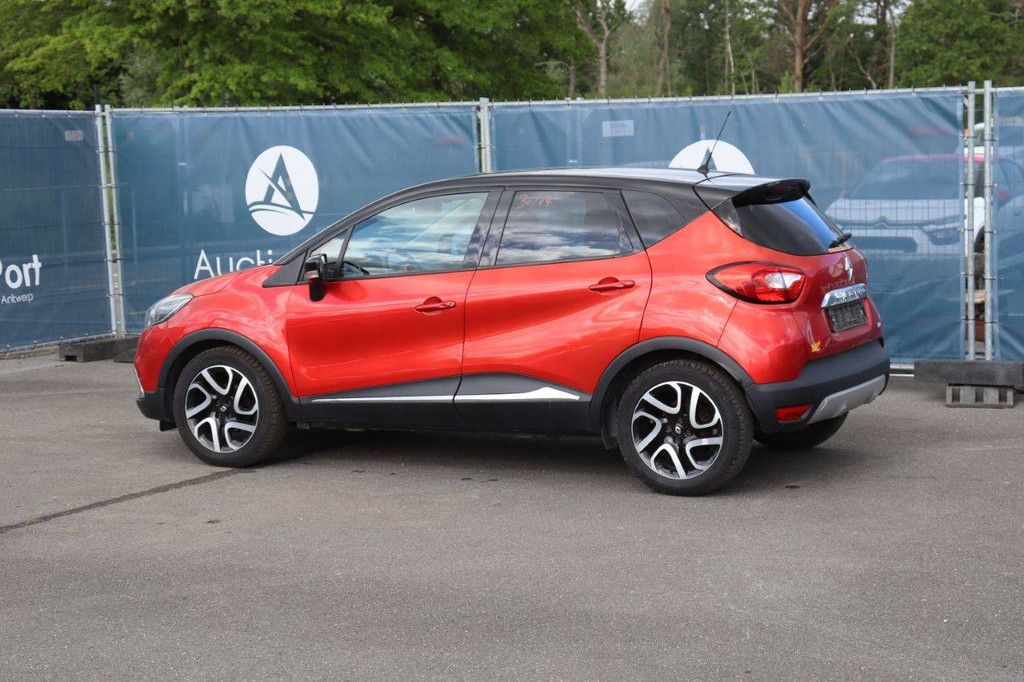 Renault Captur Benziner 90 PS Pkw 2015 (Marge)
