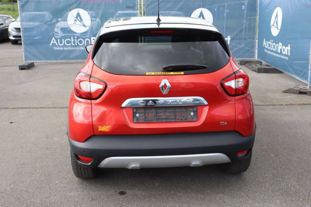 Renault Captur Benziner 90 PS Pkw 2015 (Marge)