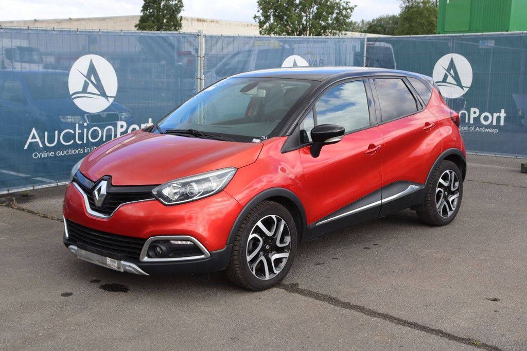 Renault Captur Benziner 90 PS Pkw 2015 (Marge)
