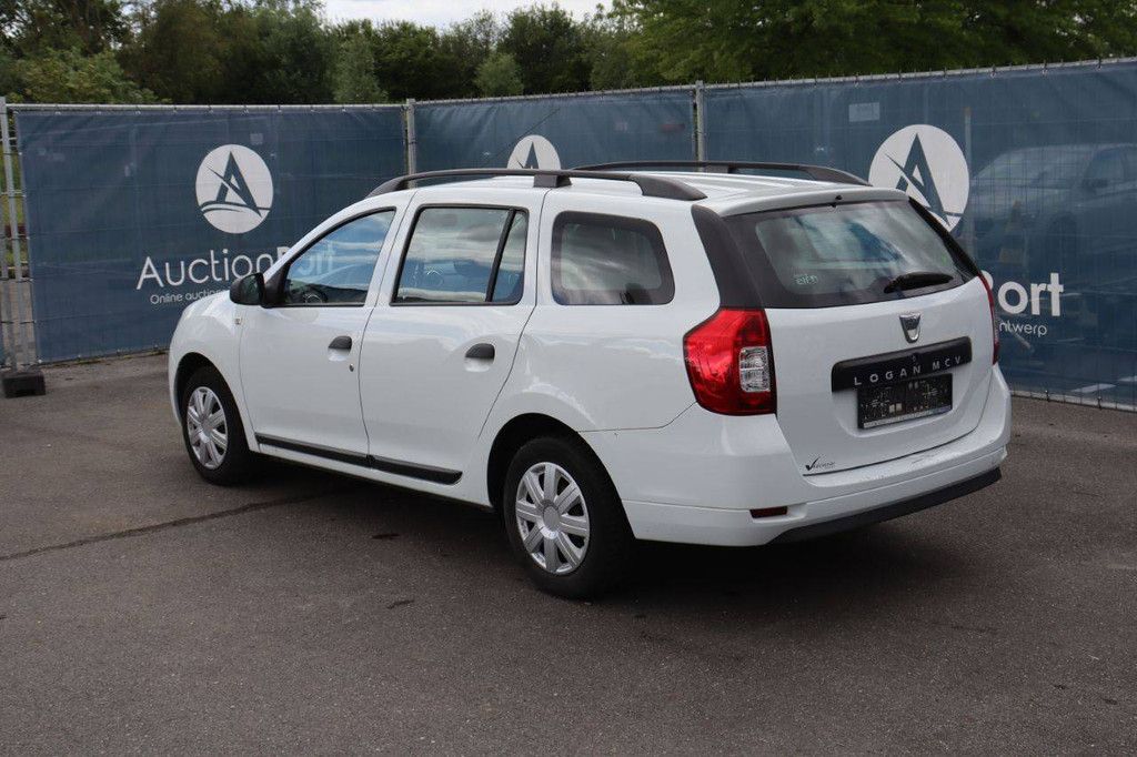Pkw Dacia Logan Diesel 75 PS 2015 (Marge)