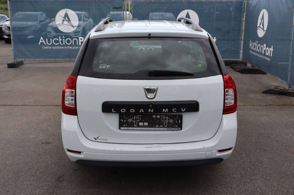 Pkw Dacia Logan Diesel 75 PS 2015 (Marge)