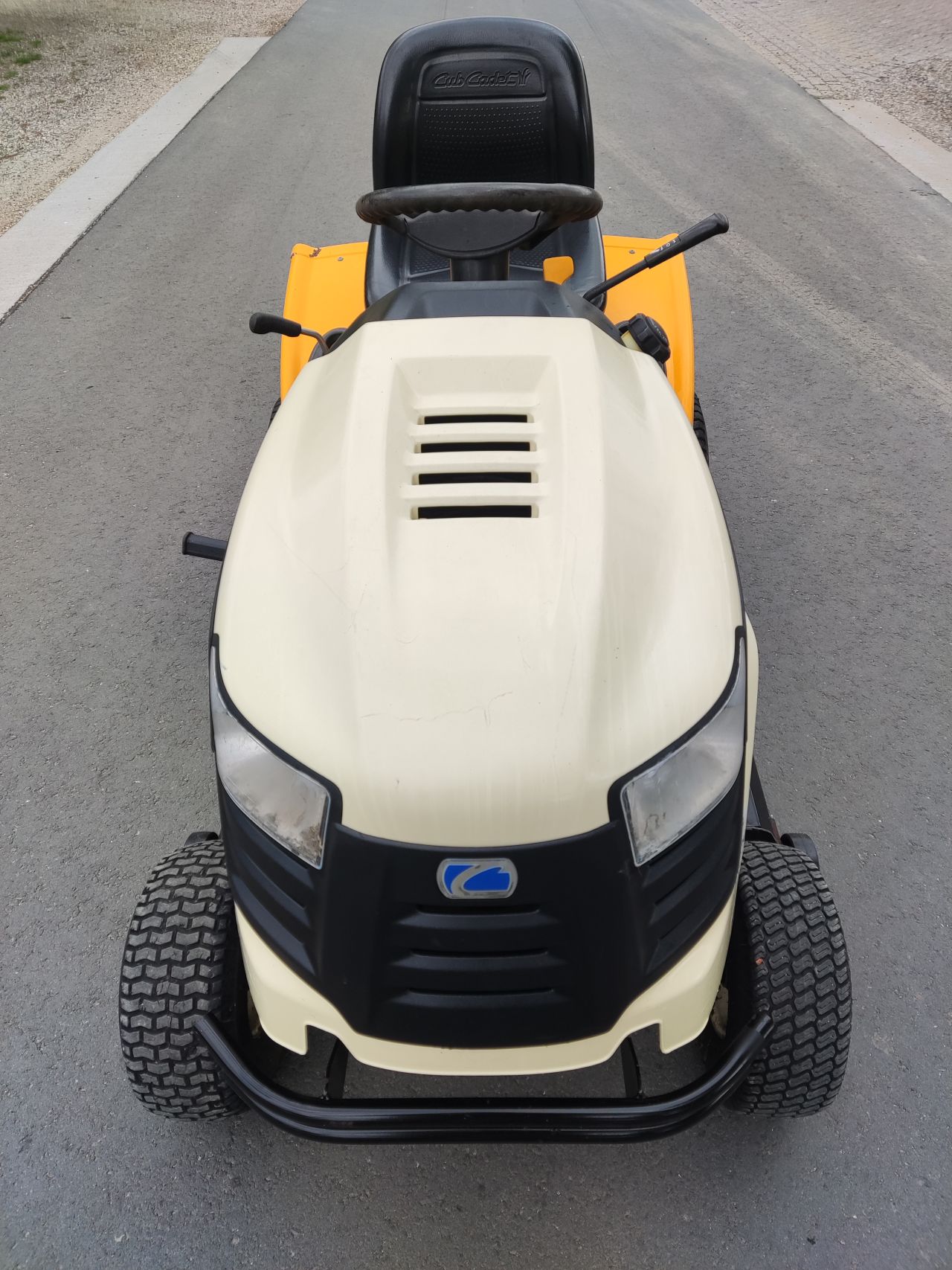 CUBCADET zitmaaier (type CC1024 , Kawasaki, 95 cm, hydro)