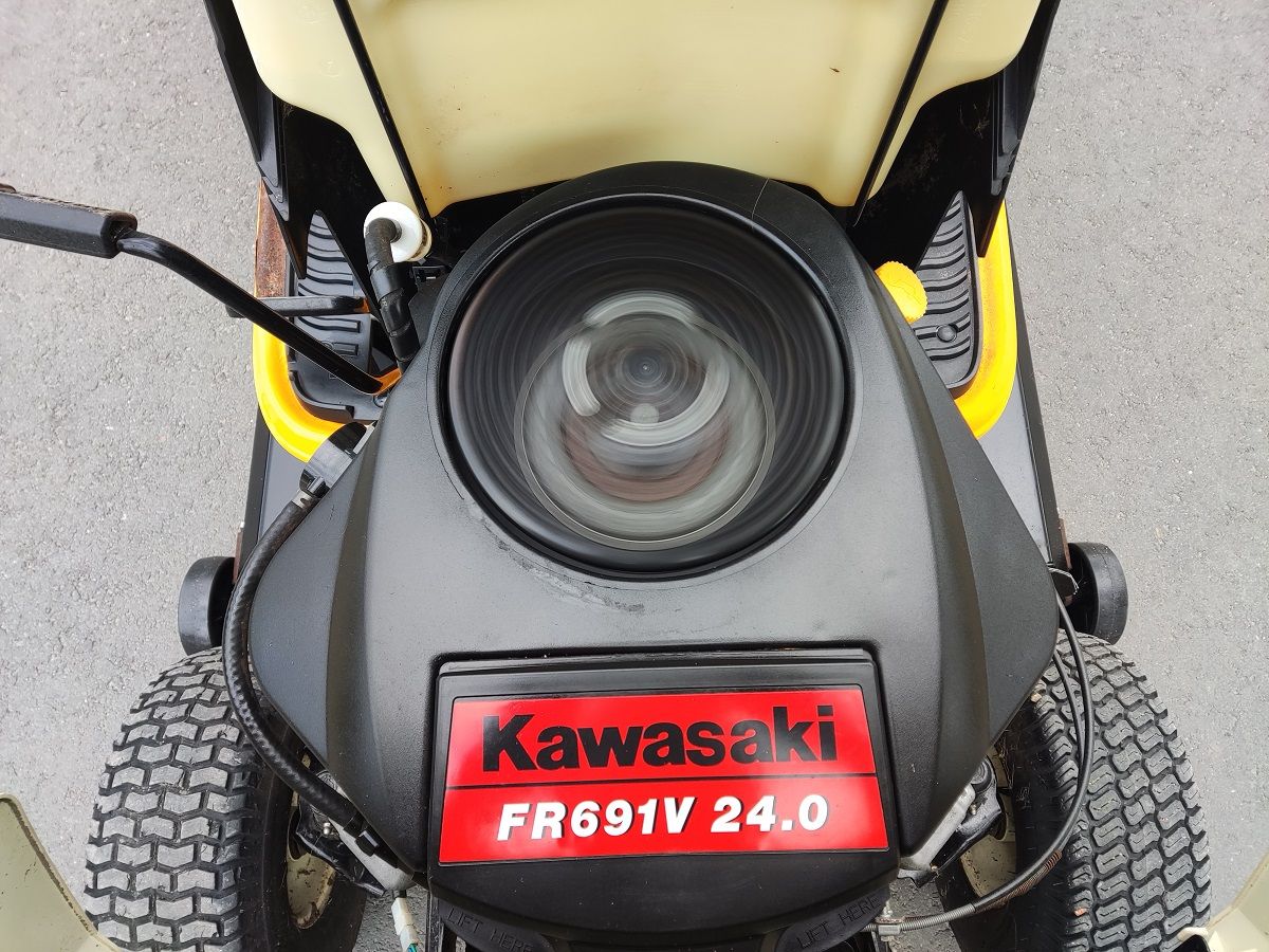 CUBCADET zitmaaier (type CC1024 , Kawasaki, 95 cm, hydro)