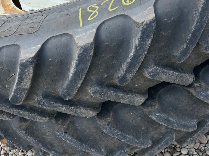 BKT 320/90R54 + 320/85R38 stilbare fælge 8/10+10