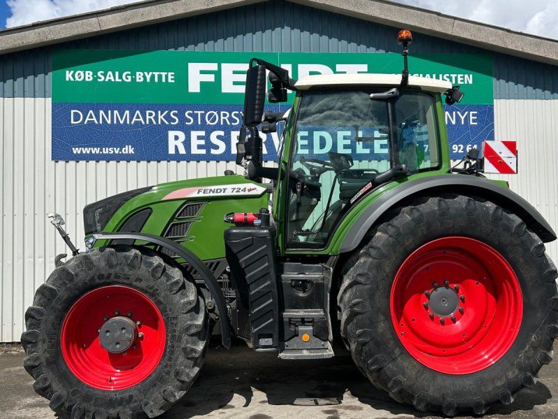 Fendt 724 Vario S4 Profi Plus Med Front PTO