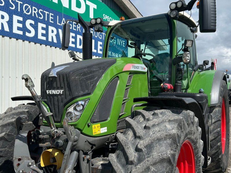 Fendt 724 Vario S4 Profi Plus Med Front PTO