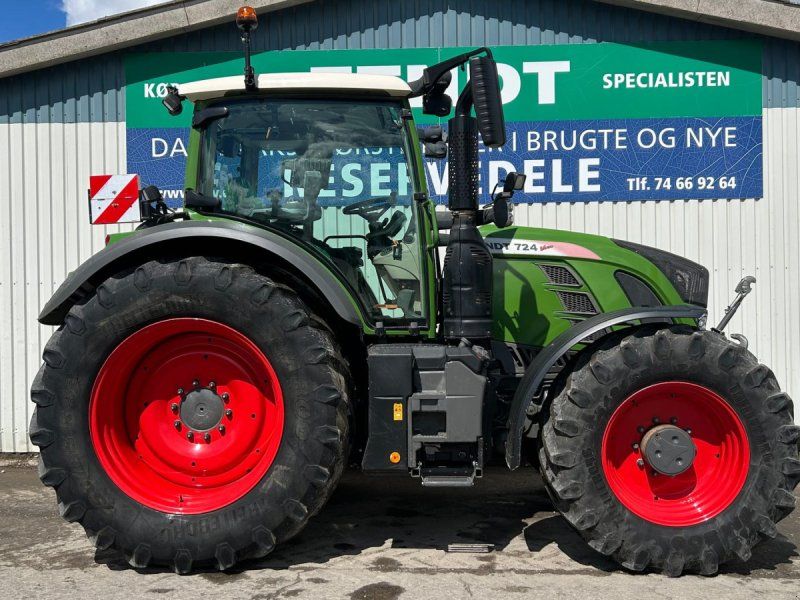 Fendt 724 Vario S4 Profi Plus Med Front PTO