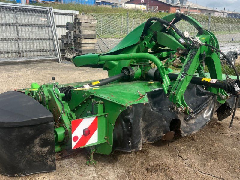 John Deere 131 frontskårlægger