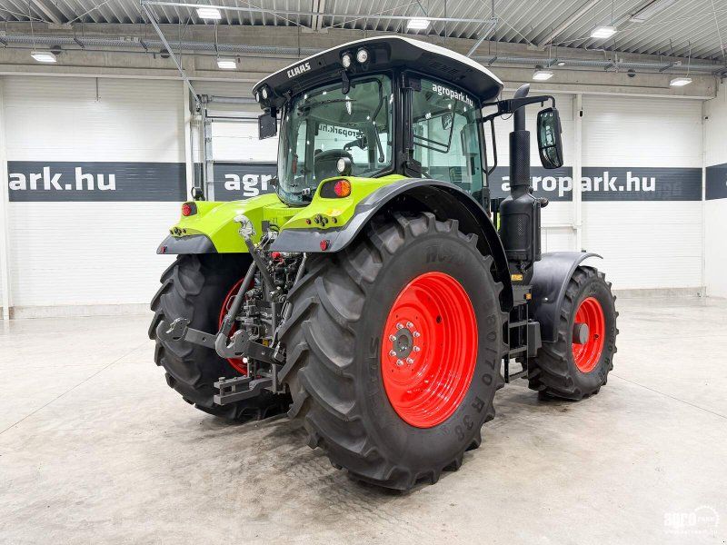 Claas Arion 550