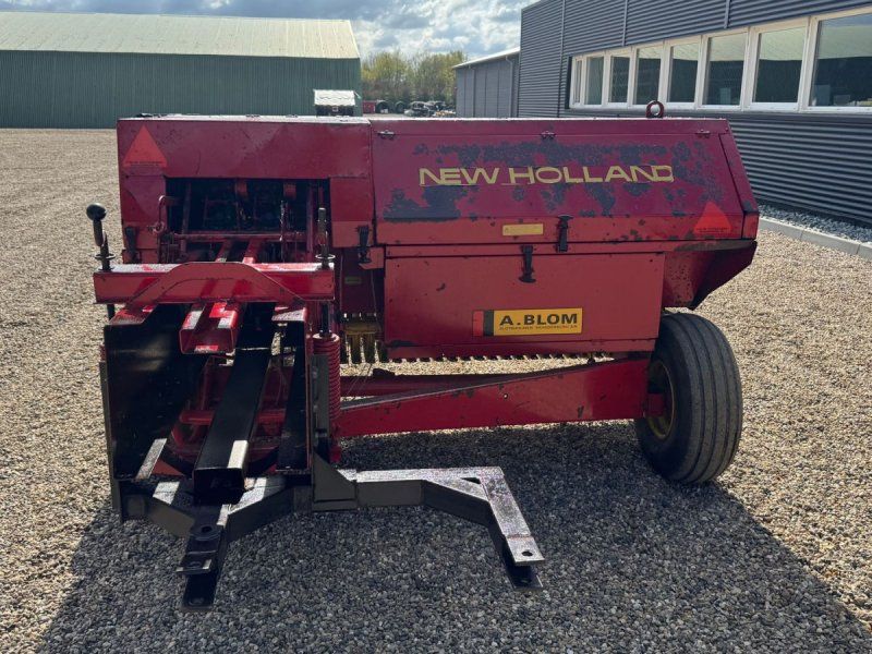 New Holland 376