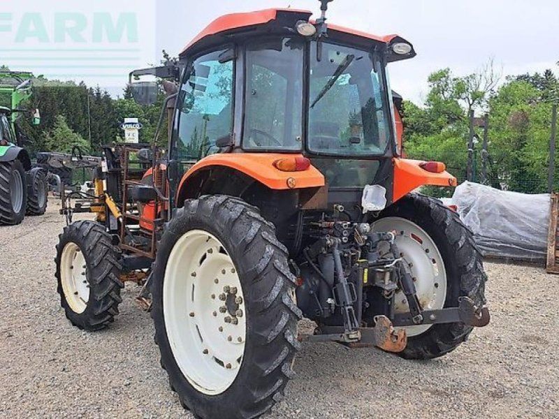 Kubota m8560