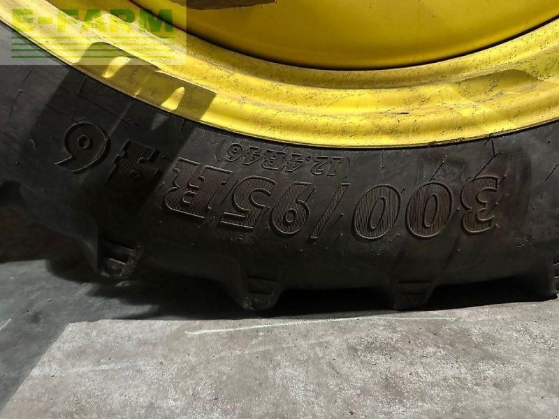 John Deere m732i