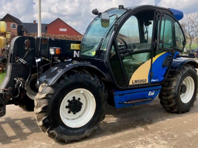 New Holland LM 5060