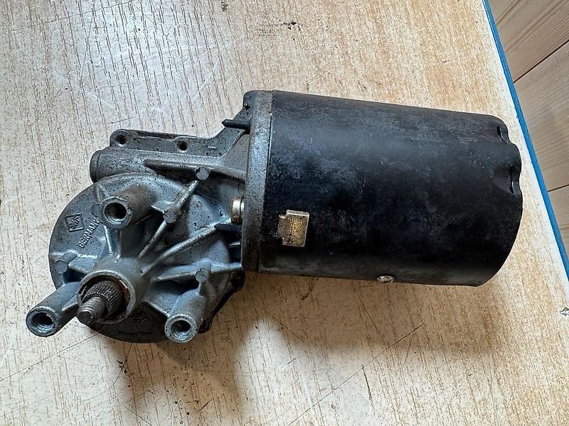 Mercedes-Benz Scheibenwischermotor 24V 427, 435, 437