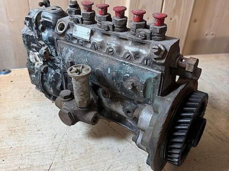 Mercedes-Benz Einspritzpumpe 6 Zylinder OM352