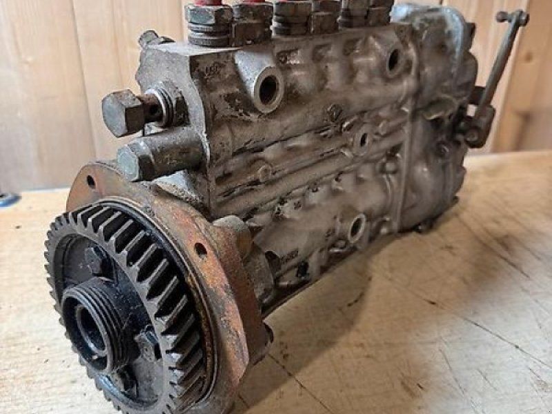 Mercedes-Benz Einspritzpumpe 6 Zylinder OM352