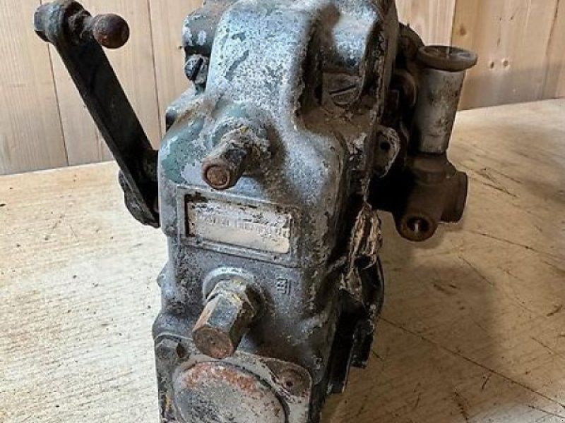 Mercedes-Benz Einspritzpumpe 6 Zylinder OM352