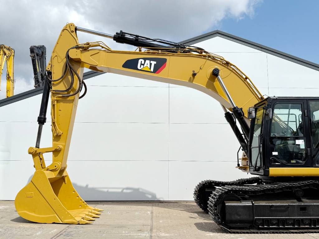 CAT 336FLN - Automatic Greasing / Backup Camera