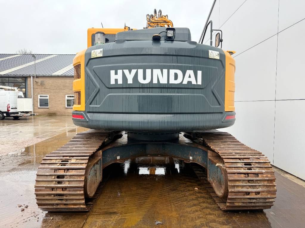 Hyundai HX235 LCR - Extra Bucket / Automatic Greasing