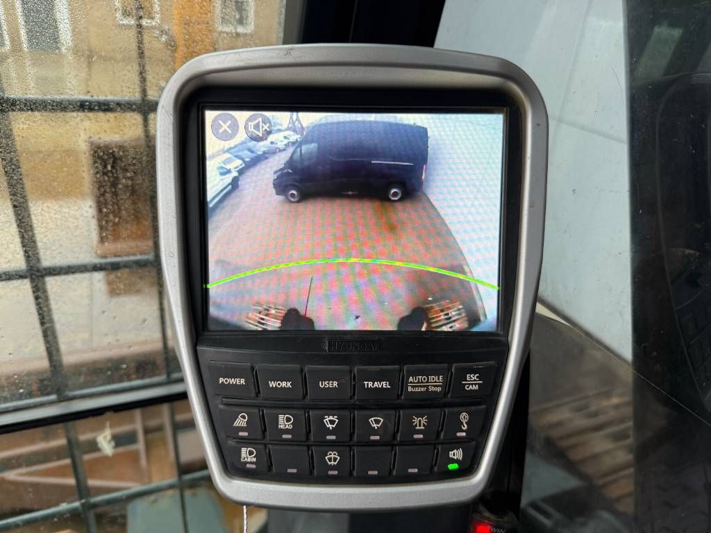 Hyundai HX235 LCR - Extra Bucket / Automatic Greasing