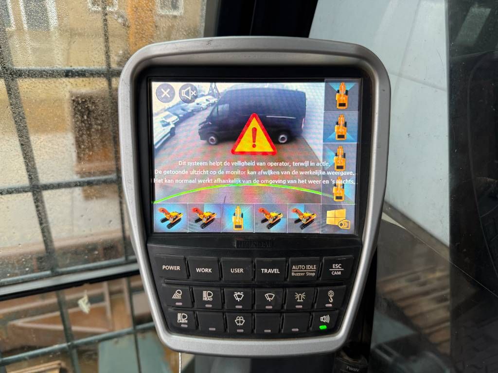 Hyundai HX235 LCR - Extra Bucket / Automatic Greasing