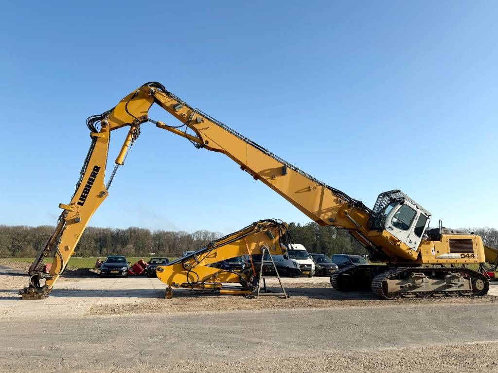Liebherr R944C UHD - 23 Meter Demolition Hydr Undercarriage