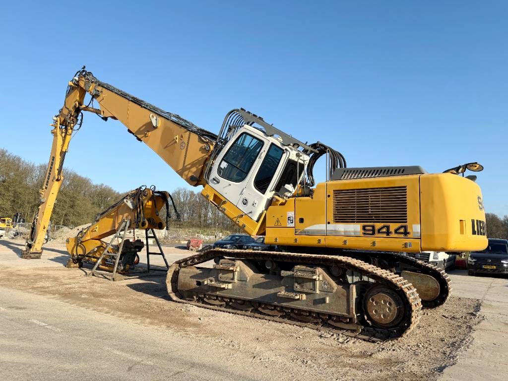 Liebherr R944C UHD - 23 Meter Demolition Hydr Undercarriage