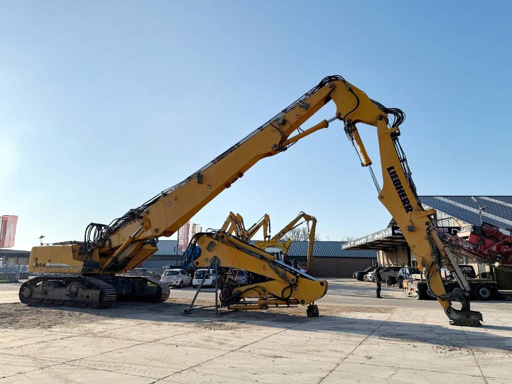 Liebherr R944C UHD - 23 Meter Demolition Hydr Undercarriage