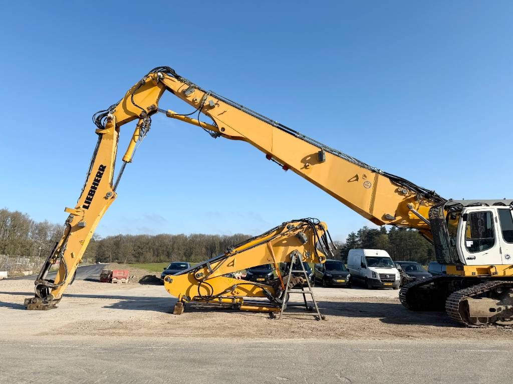 Liebherr R944C UHD - 23 Meter Demolition Hydr Undercarriage