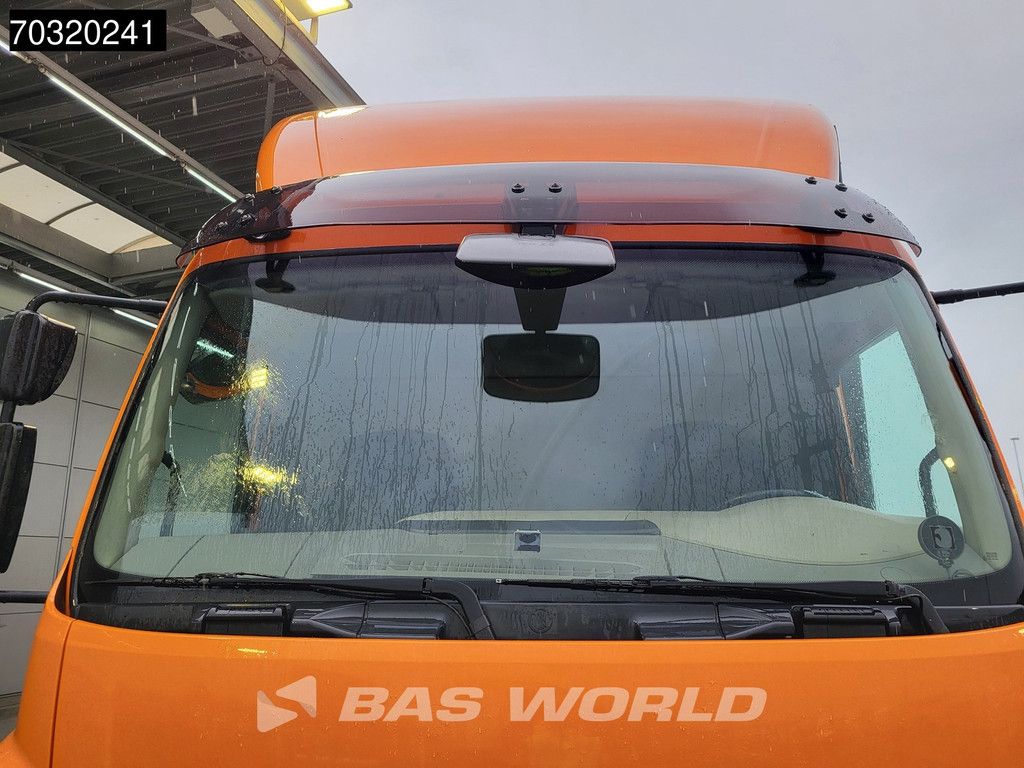 DAF LF LF 220 4X2 12t Automatic Tailgate Euro 6