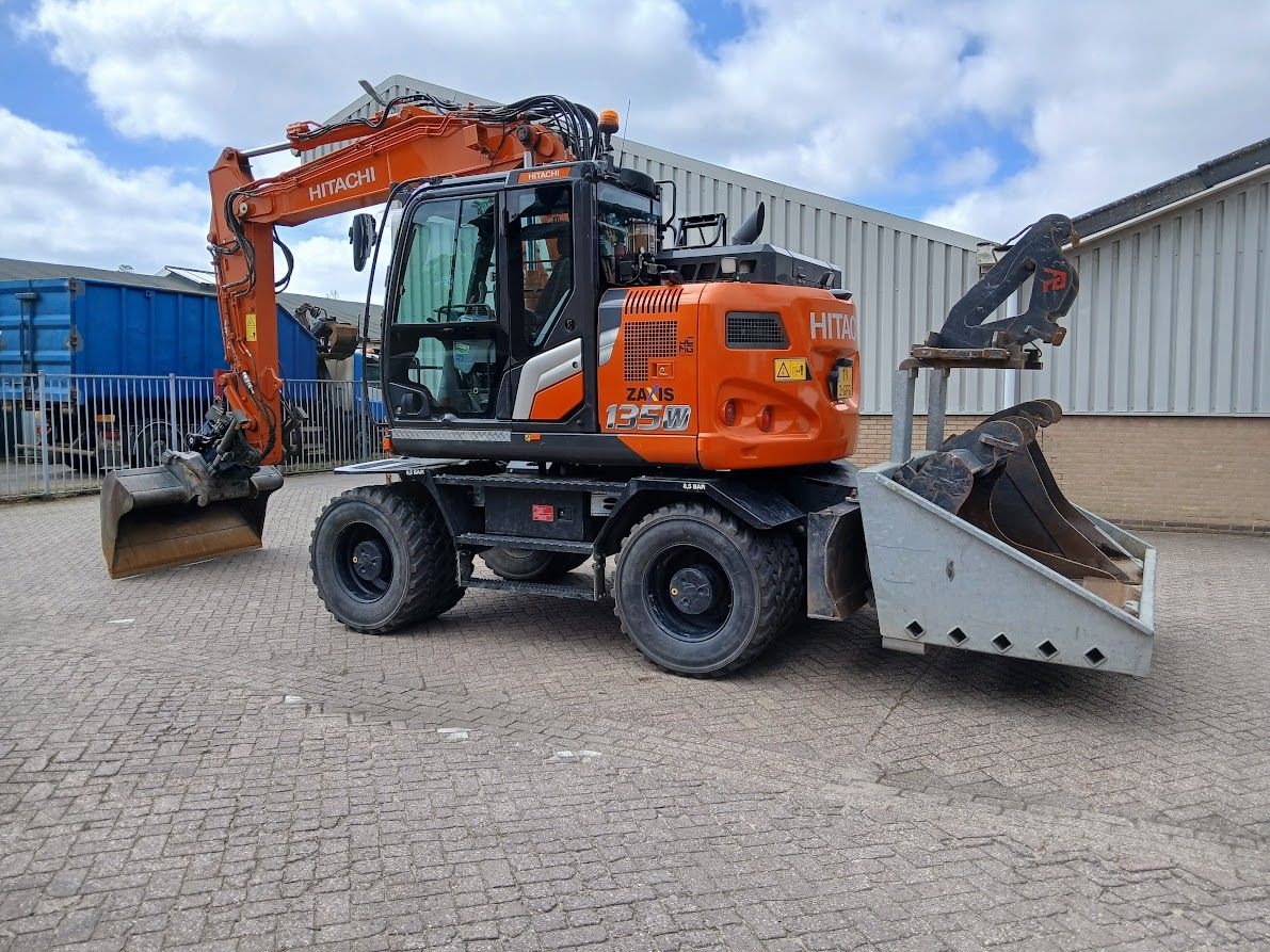 Hitachi ZX135W-7 2023 1850 uur
