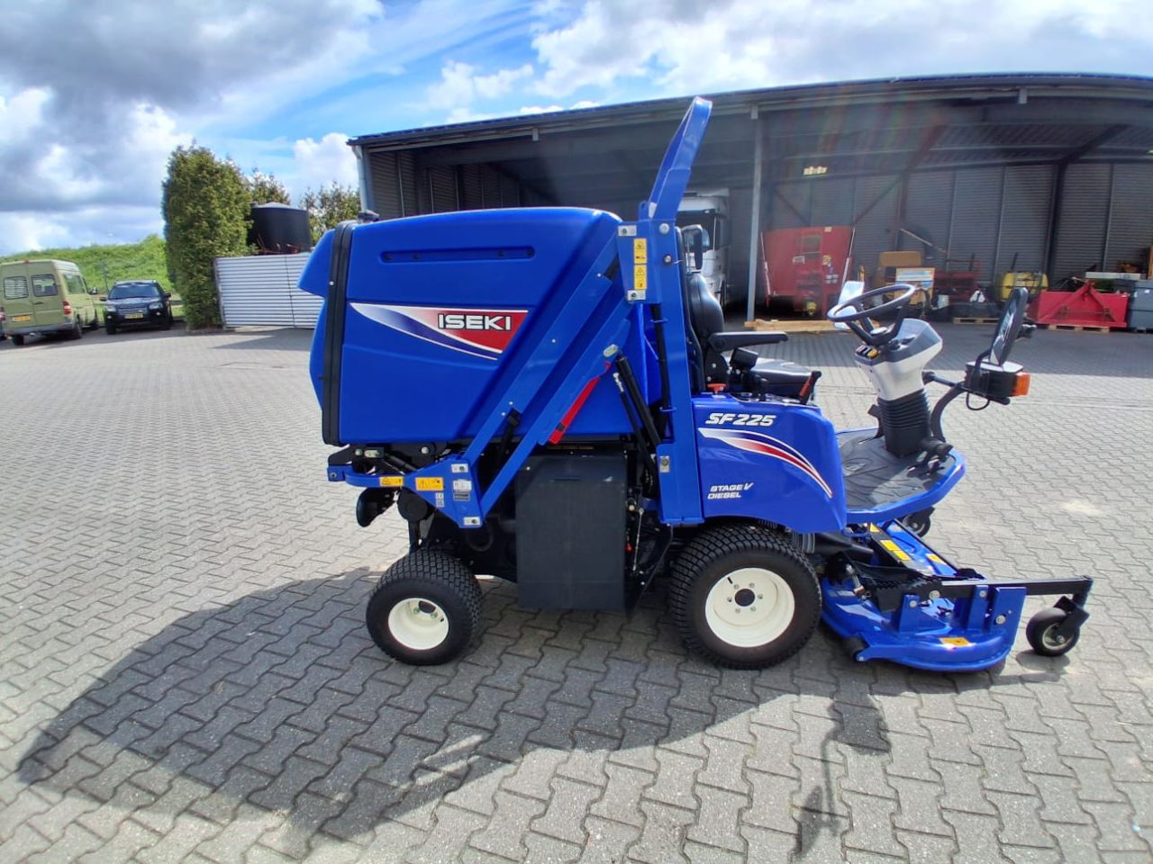ISEKI SF 225 frontmaaier met opvangbak