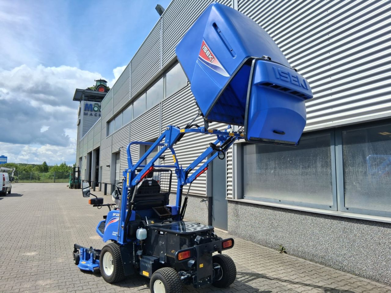 ISEKI SF 225 frontmaaier met opvangbak