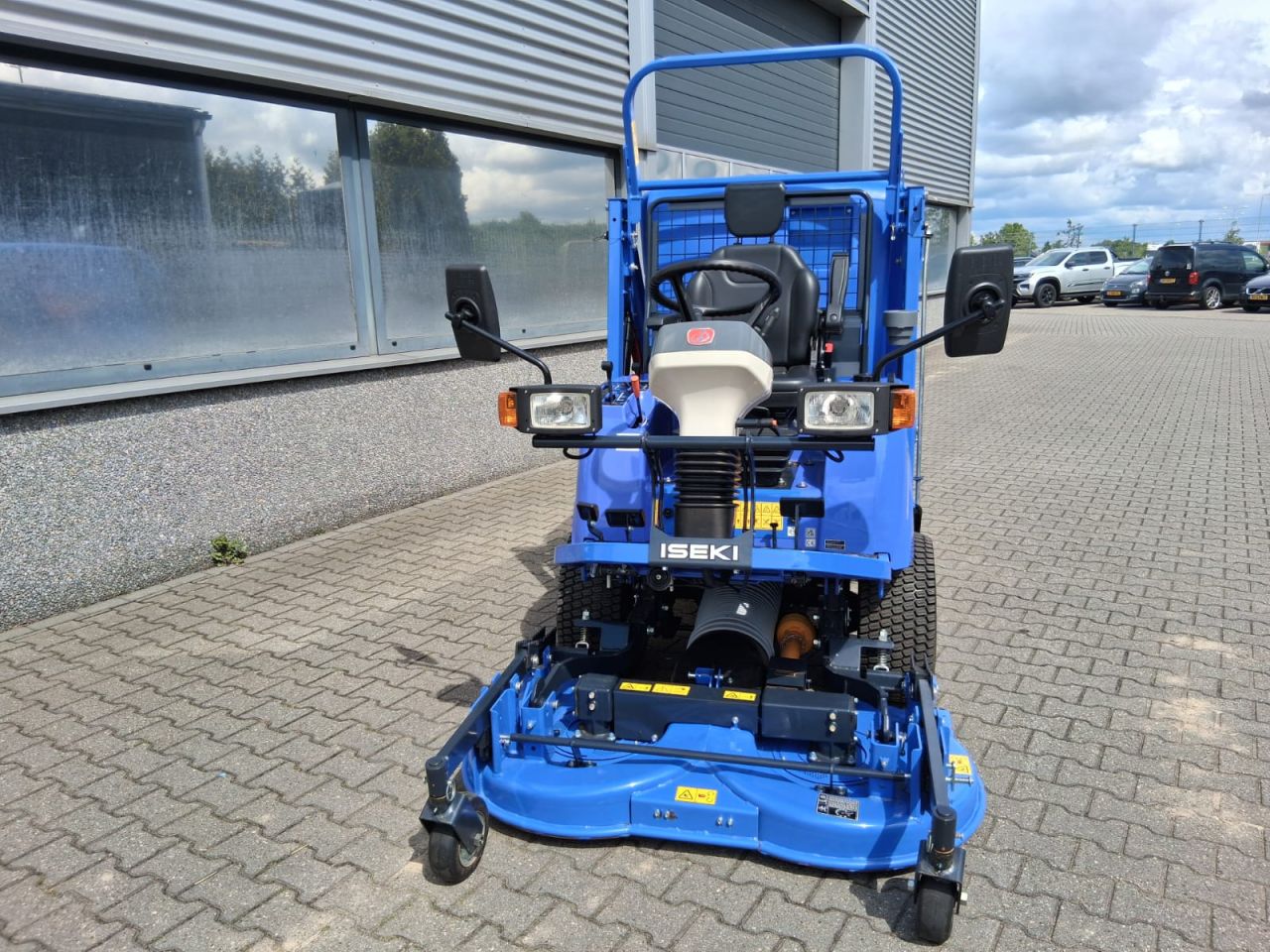 ISEKI SF 225 frontmaaier met opvangbak