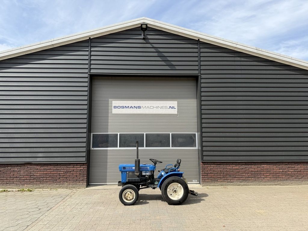 Iseki TX1410 4WD minitractor op gazonbanden