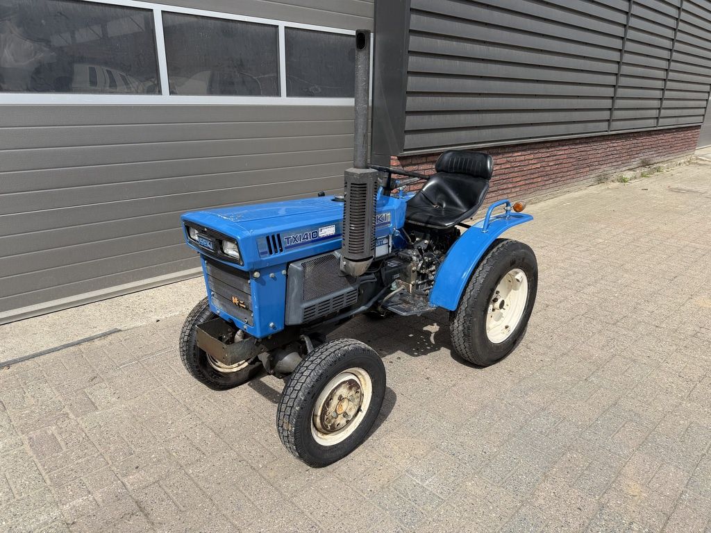 Iseki TX1410 4WD minitractor op gazonbanden