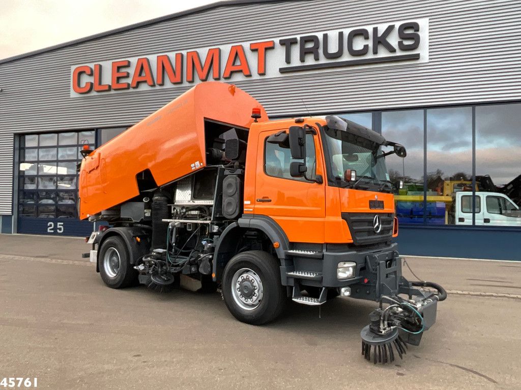 Mercedes-Benz Actros 1829 4x4 Bucher Cityfant 60 Rechts en Links vegend