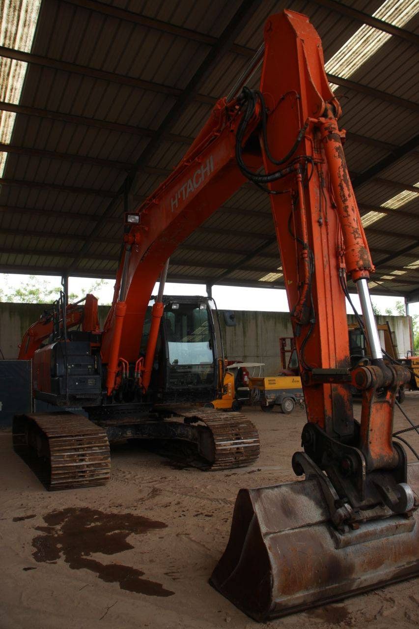 Raupenbagger Hitachi ZX210LC-6 Diesel 2017