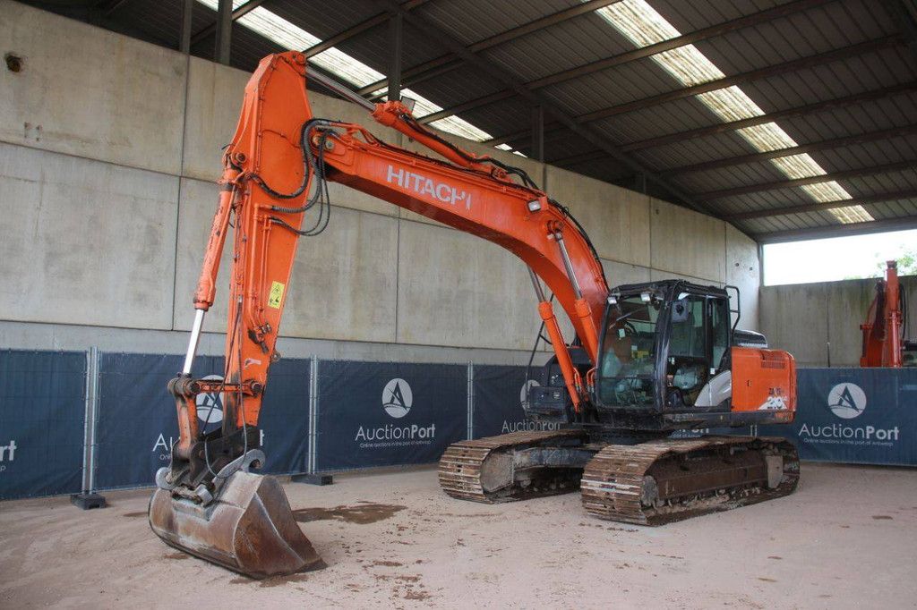 Raupenbagger Hitachi ZX210LC-6 Diesel 2017
