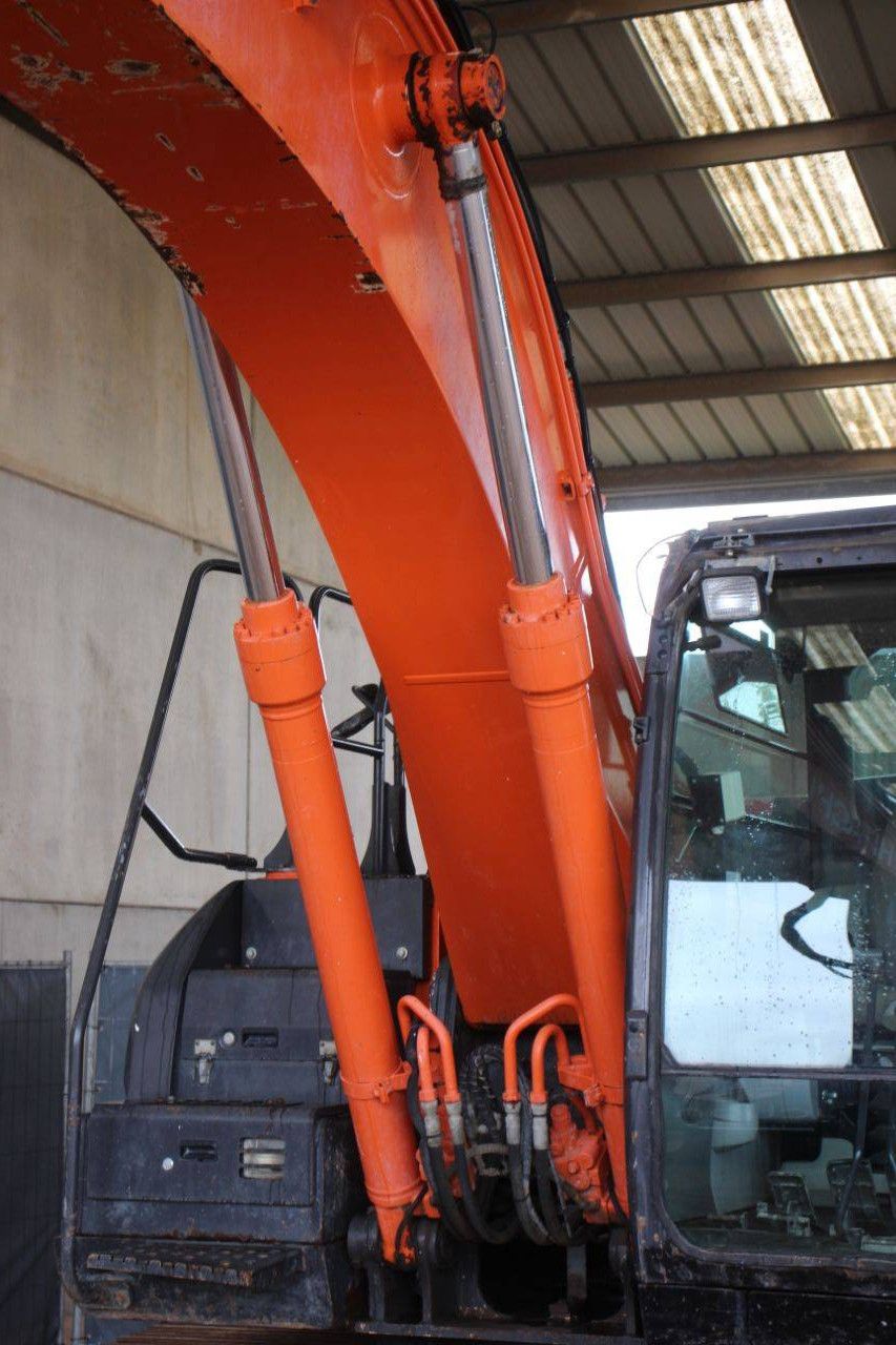 Raupenbagger Hitachi ZX210LC-6 Diesel 2017