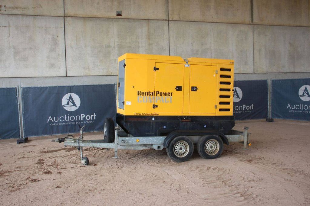 Generator SDMO R110C3 Diesel 2015 100kVA auf Anhänger