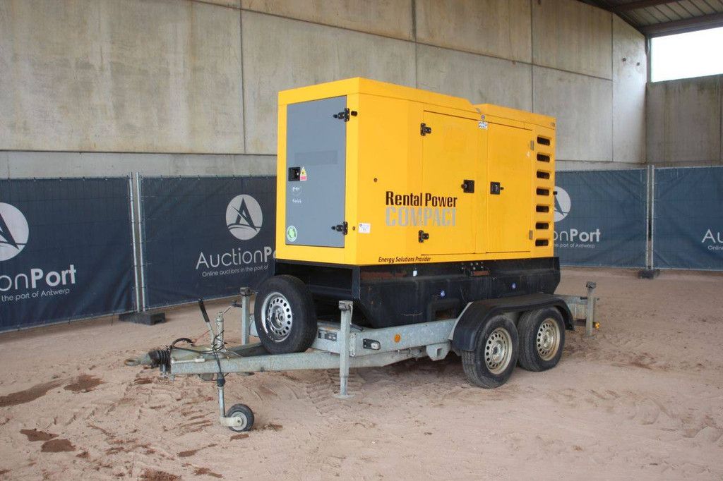 Generator SDMO R110C3 Diesel 2015 100kVA auf Anhänger