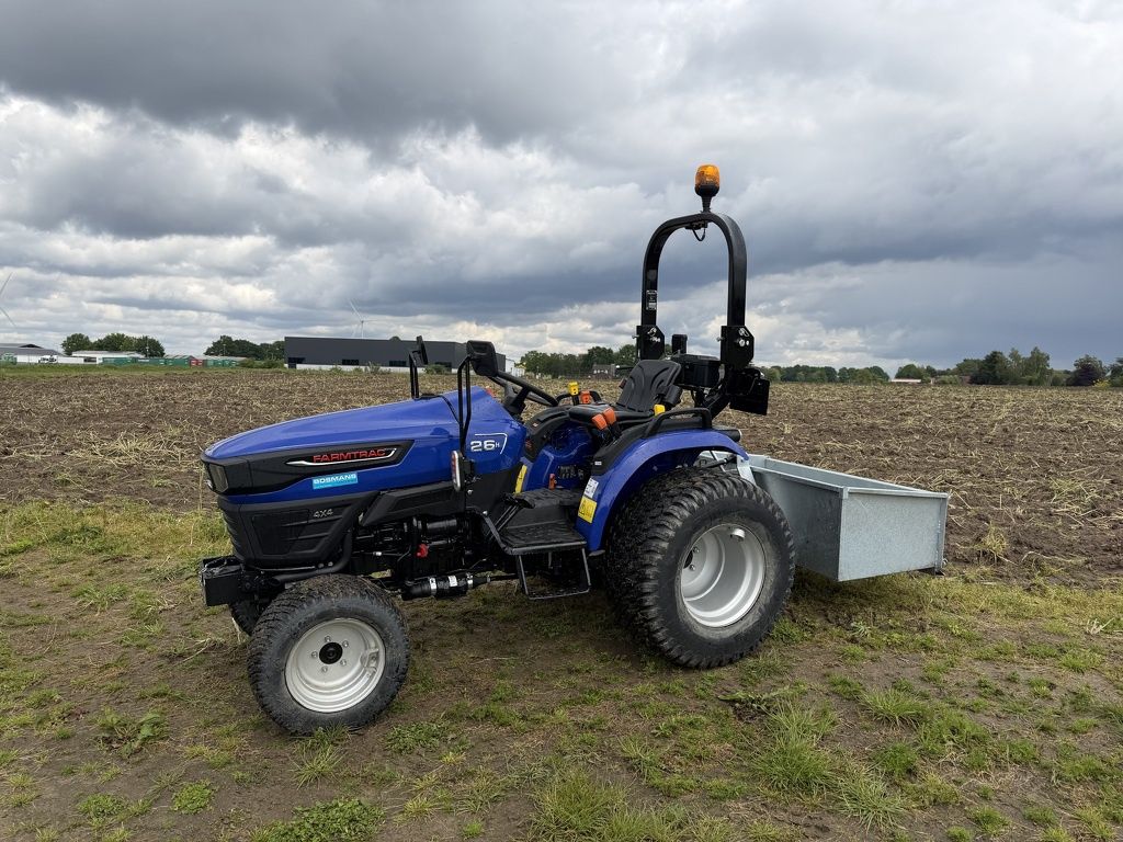 Farmtrac FT26 HST minitractor DEMO 2026 38 uur incl grondbak