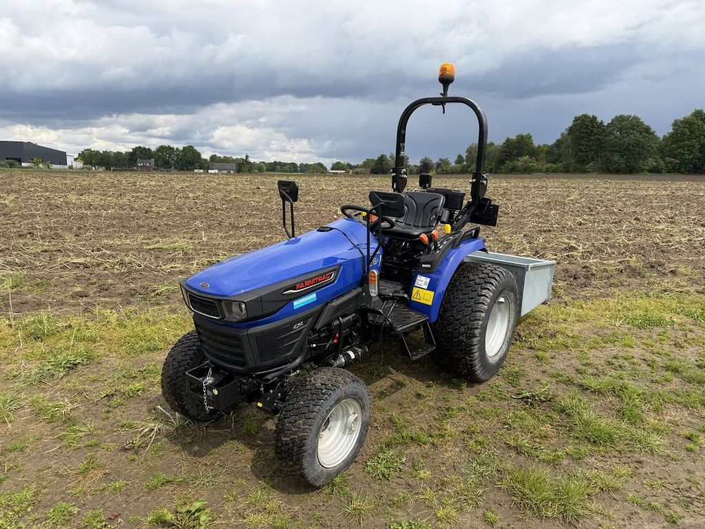 Farmtrac FT26 HST minitractor DEMO 2026 38 uur incl grondbak