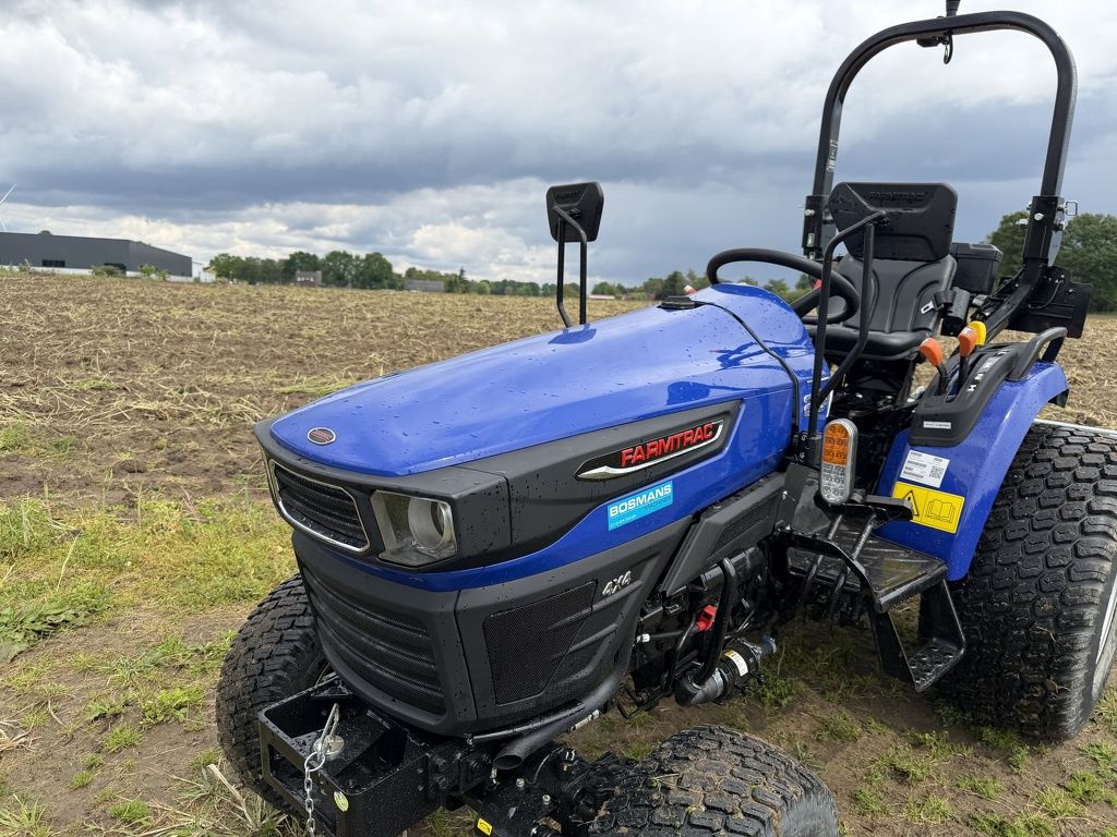 Farmtrac FT26 HST minitractor DEMO 2026 38 uur incl grondbak