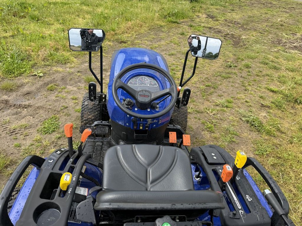 Farmtrac FT26 HST minitractor DEMO 2026 38 uur incl grondbak